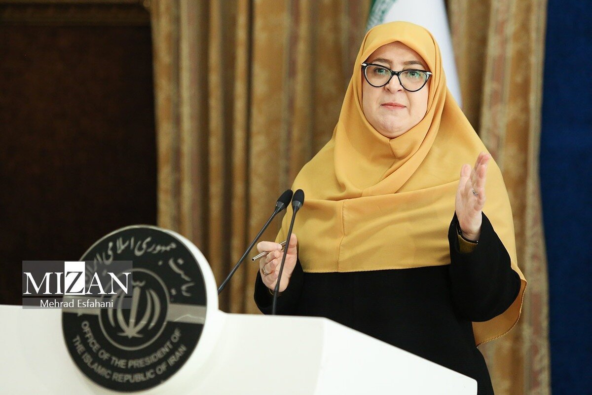 مهاجرانی: اجرای طرح اصلاح قیمت بنزین با همراهی مردم ادامه دارد/کالابرگ ۶۲۰ هزار تومانی دهکهای اول تا سوم پرداخت شد