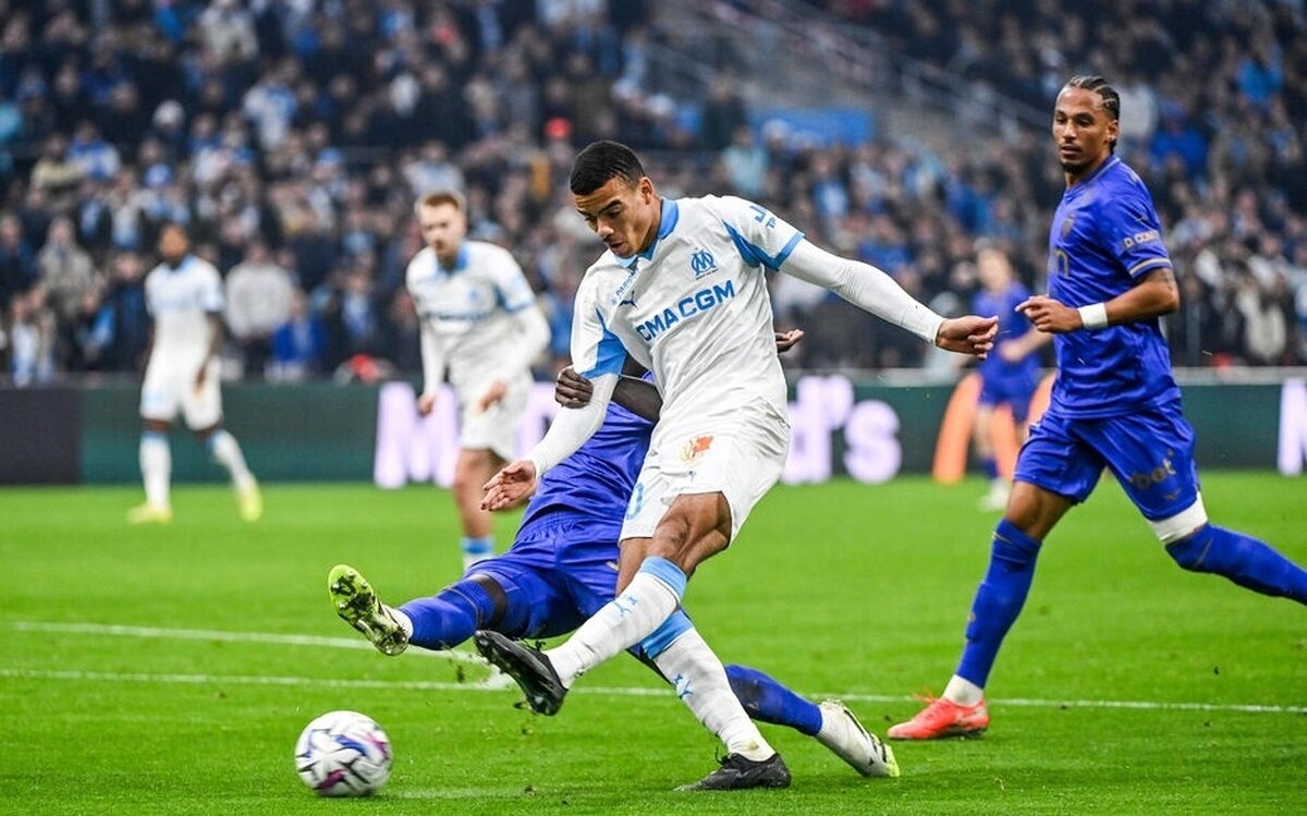 سوپرگل گرینوود مارسی را در کورس قهرمانی نگه داشت