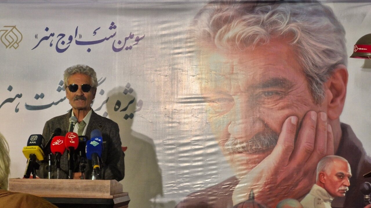 تجلیل از جعفر دهقان در سومین شب اوج هنر