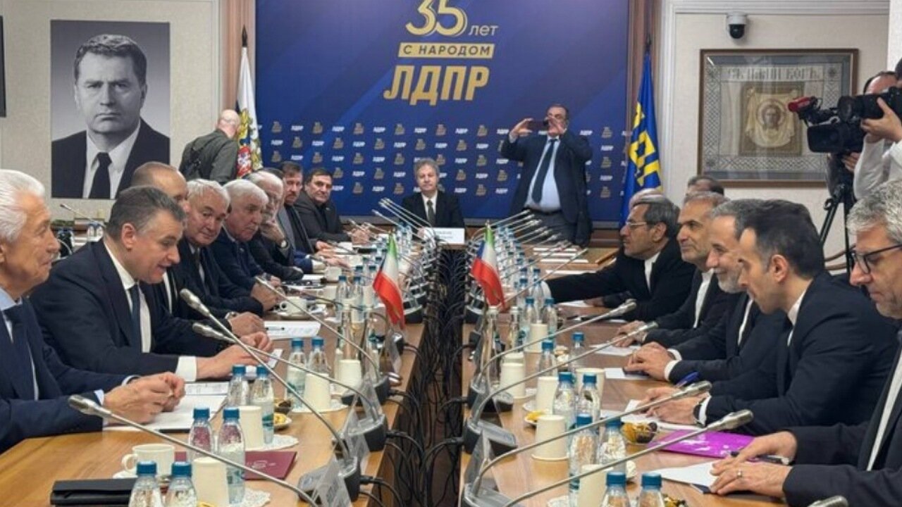 حضور عراقچی در مجلس دومایروسیه