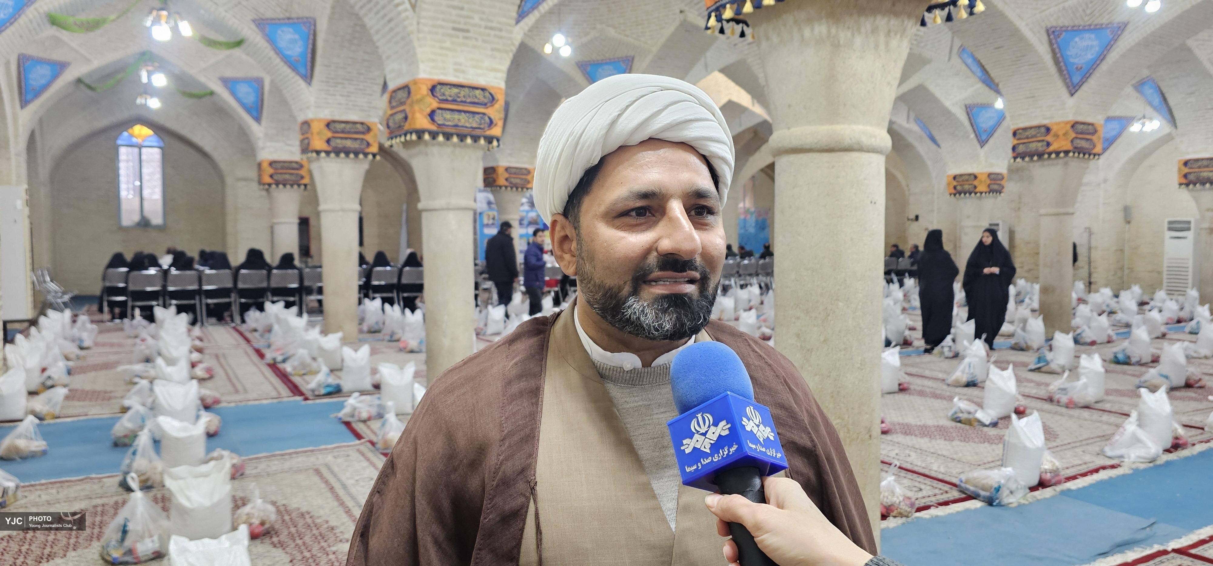 توزیع ۲۸ هزار بسته معیشتی بین نیازمندان فارس
