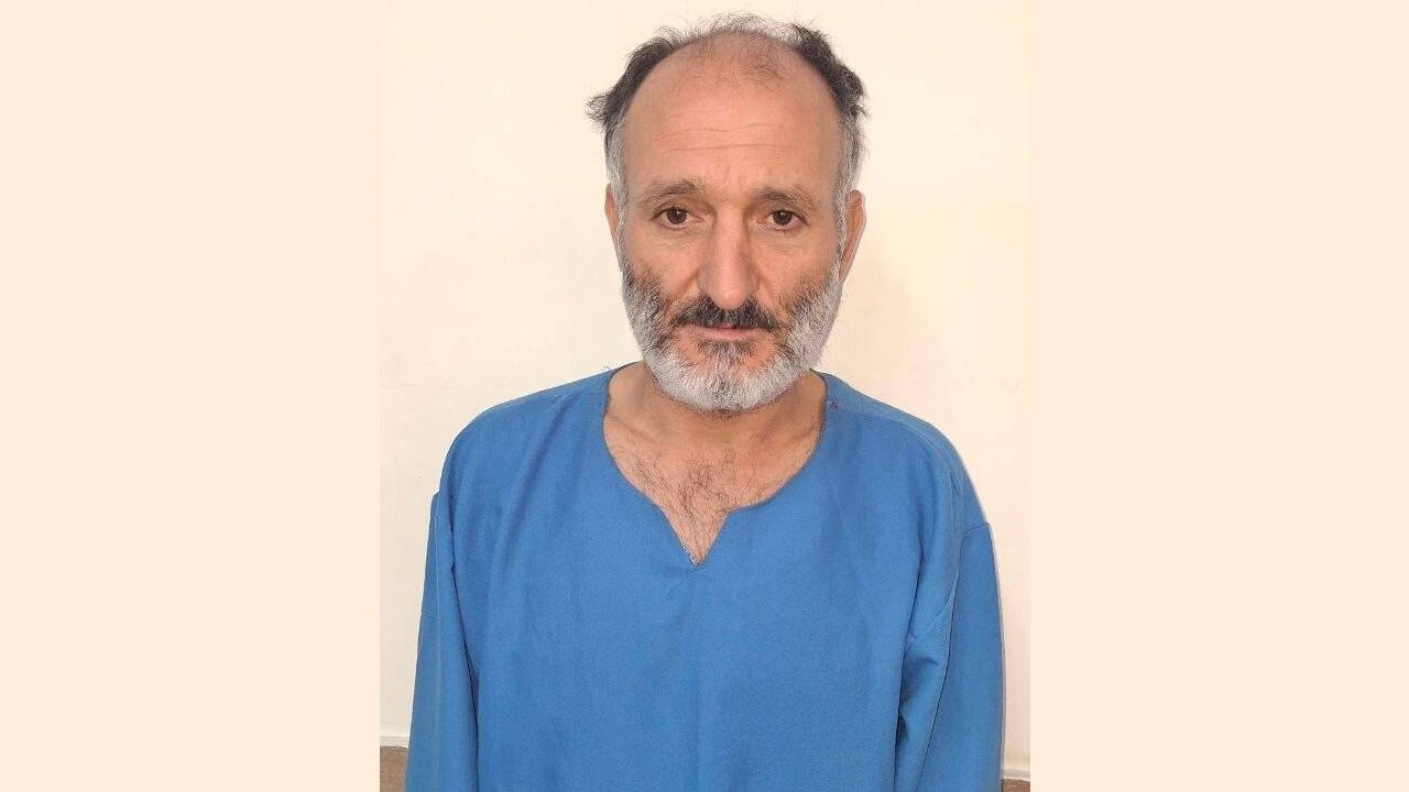 چهره سارق حرفه‌ای داخل خودرو به دستور مقام قضایی برای شناسایی شکات احتمالی منتشر شد