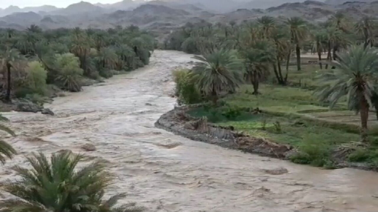 دختر ۹ ساله در رویدرِ هرمزگان طعمه سیلاب شد/ اعزام تیمهای امدادی به محل حادثه