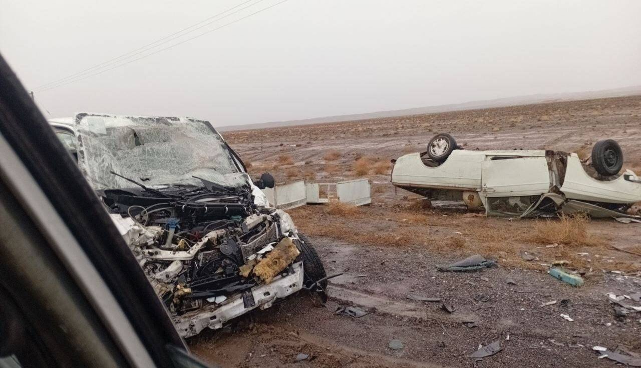 تصادف تیبا با خودروی پیکان؛ 5 نفر فوت کردند