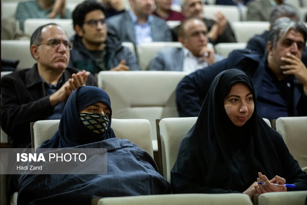 مجمع استادان دانشگاهی با حضور محمدرضا عارف