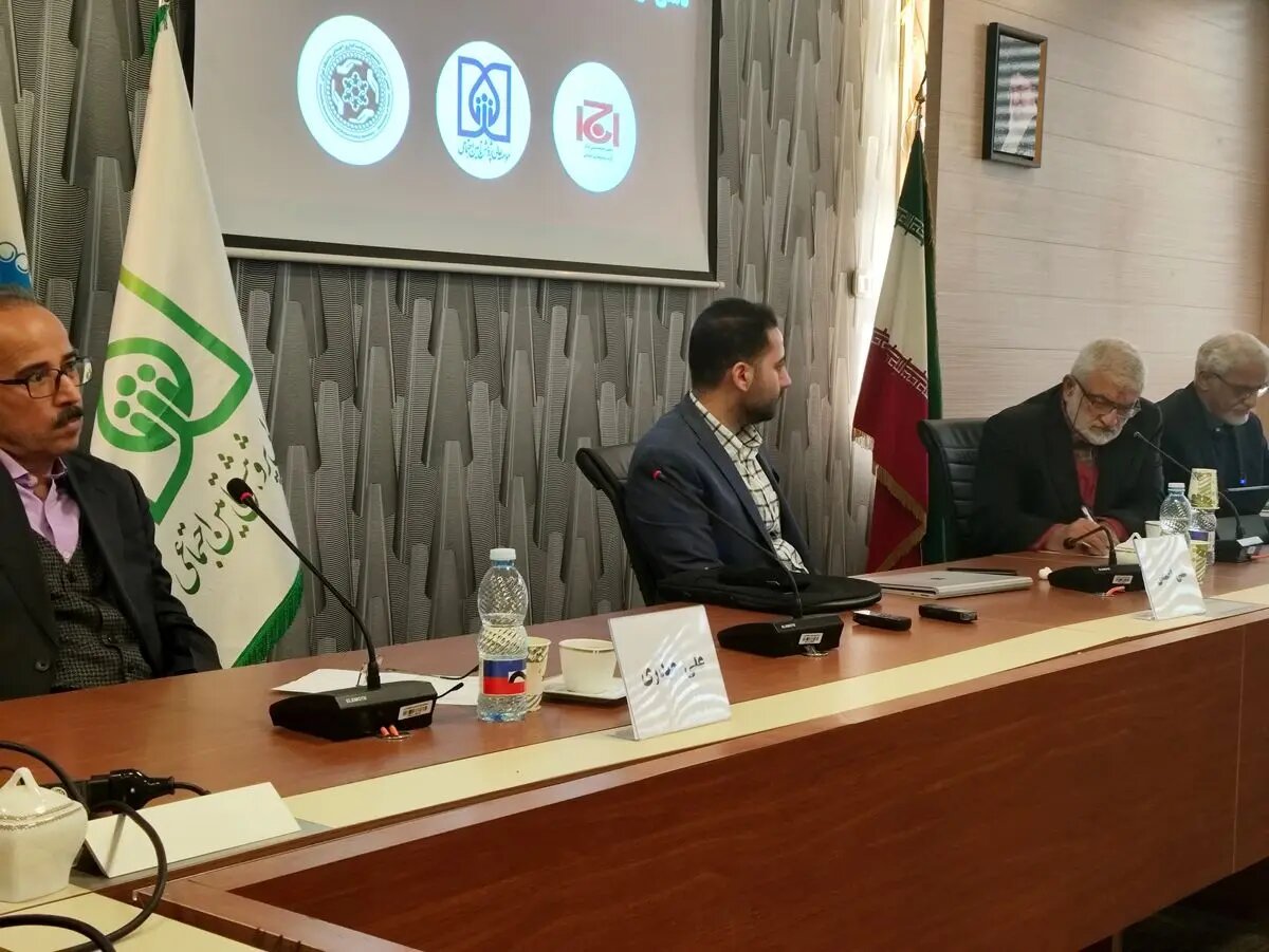 بحران معاش مردم با «کالابرگ» حل نمی‌شود/ چرا نظام تامین اجتماعی چندلایه نداریم؟