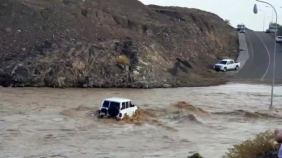 پیدا شدن جسد دختر قربانی شده در سیل رویدر استان هرمزگان