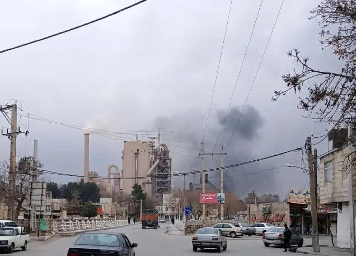 آتش سوزی در بخشی از کارخانه سیمان دورود