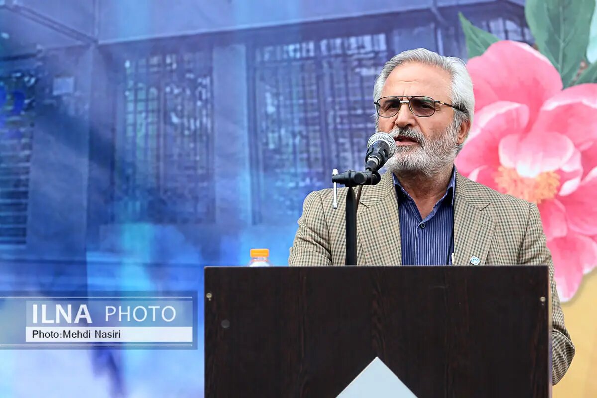 وضعیت سخت طبقه کارگر و بازنشسته/ تامین اجتماعی تا پایان سال ۳۰۰ هزار میلیارد استقراض خواهد داشت