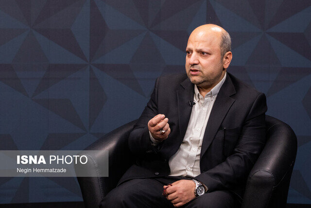 پاسخ معاون وزیر به چالش رسانه‌ها: کاغذ، اقتصاد و اینترنت خبرنگاران