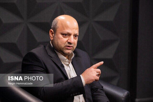 پاسخ معاون وزیر به چالش رسانه‌ها: کاغذ، اقتصاد و اینترنت خبرنگاران