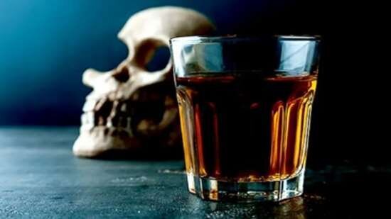 هشدار متخصص بیماری‌های داخلی در بجنورد درباره مسمومیت با متانول