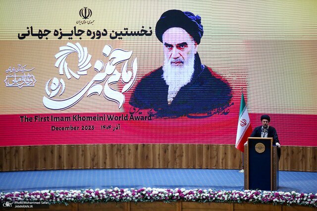 قرنهای آینده از امام خمینی(ره) بیشتر خواهند گفت