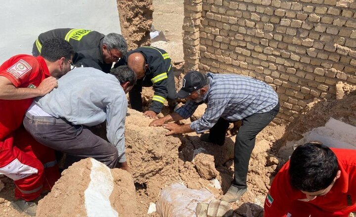 ملکی: همه حادثه‌دیدگان در ریزش ساختمان مسکونی یافت آباد نجات یافتند