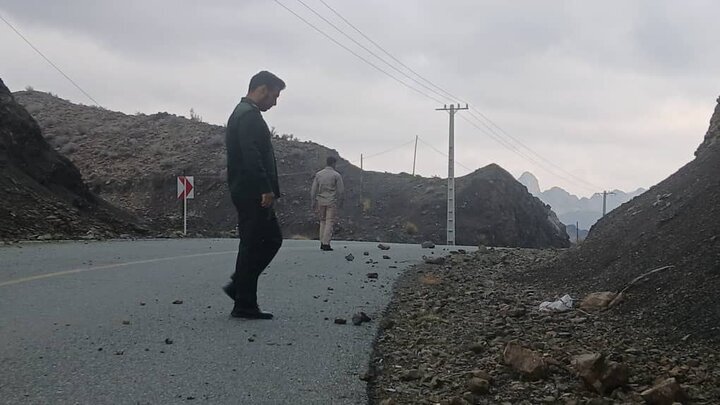 اقدام جهادی بسیجان گوهران برای ایمنسازی جادههای روستایی پس ازبارندگی
