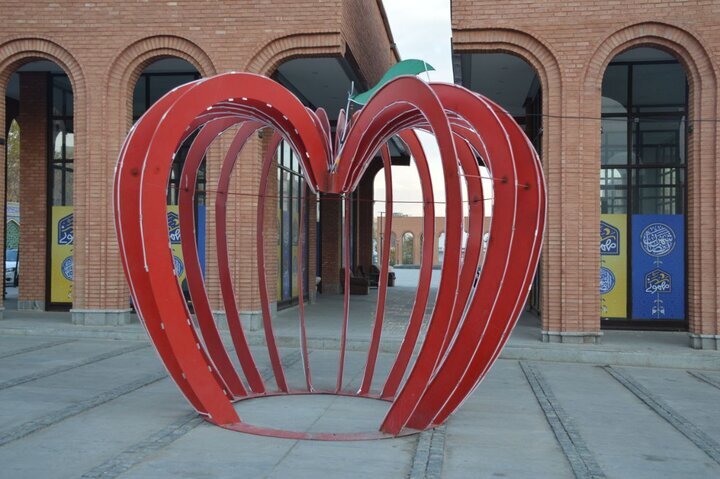 المان‌های هنری مسیر باغ‌راه حضرت زهرا (س) نصب شد