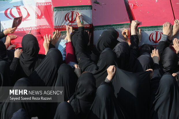 تجلیل از مادران، همسران و دختران شهدا توسط بسیج شهرداری تهران
