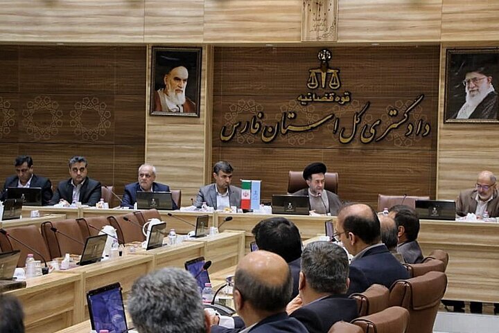 رجایینسب: همافزایی دستگاهها شرط رفع موانع تولید است