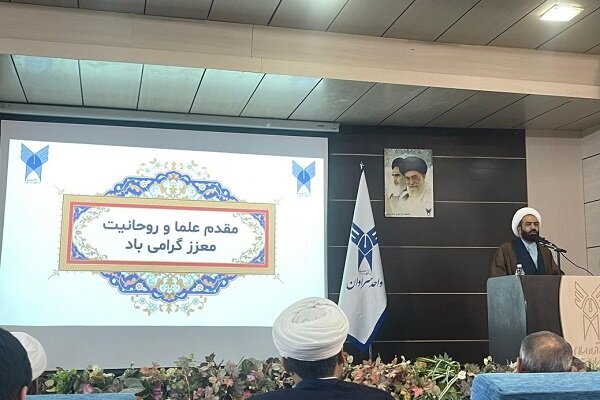 امام جمعه سراوان: غفلت از توطئههای دشمن آسیبزاست