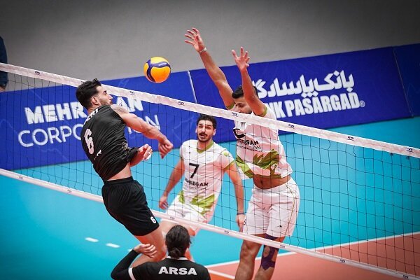 محمدیراد: مهرگان پتانسیل بازیهای بهتر را دارد/لیگ والیبال فرسایشی است