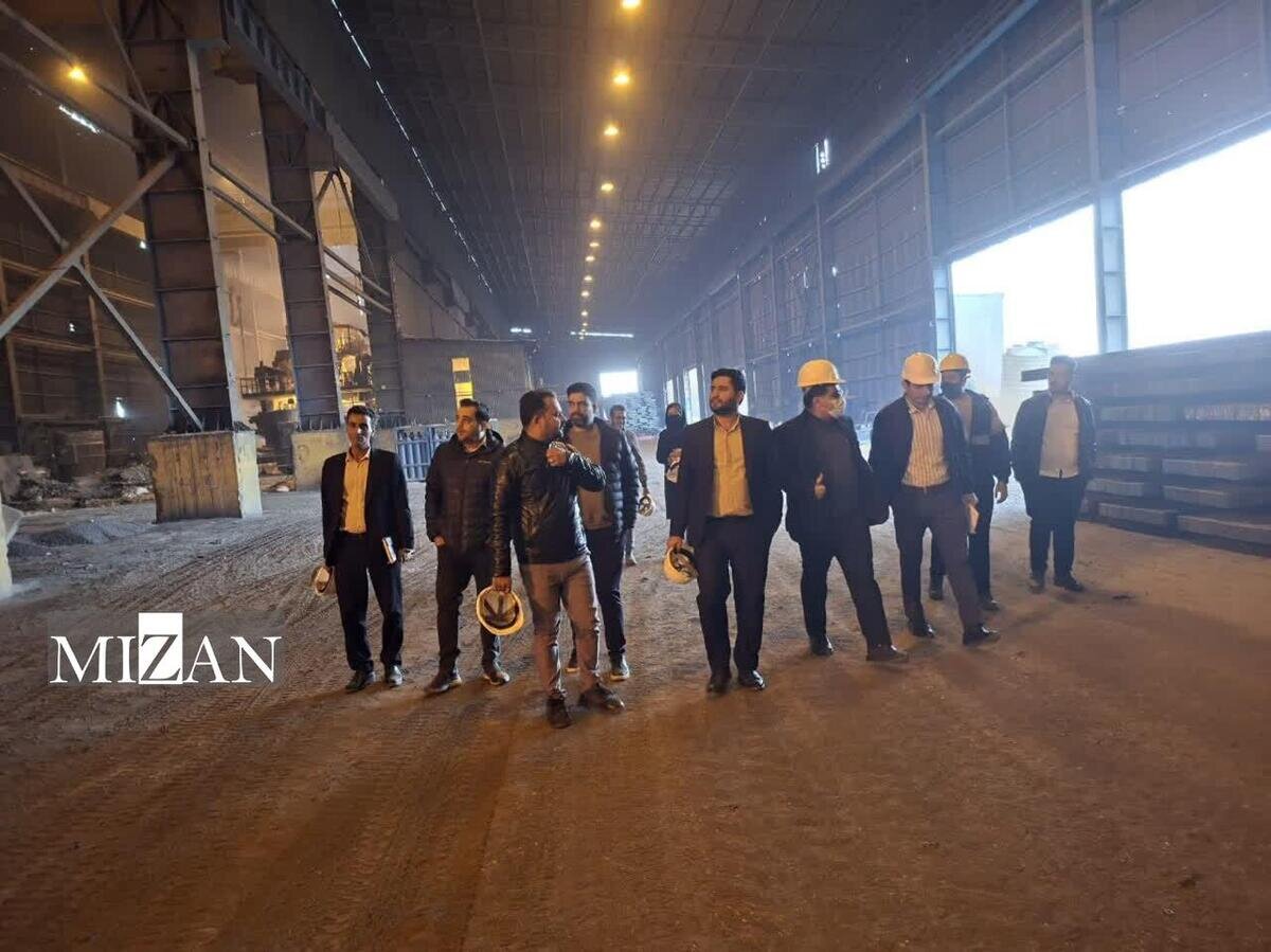 بازدید سرزده دادستان خاتم از شرکت‌های فولاد سدید و تسمه به بند/ اخطاریه برای رفع فوری نواقص حقوق کار و محیط زیست