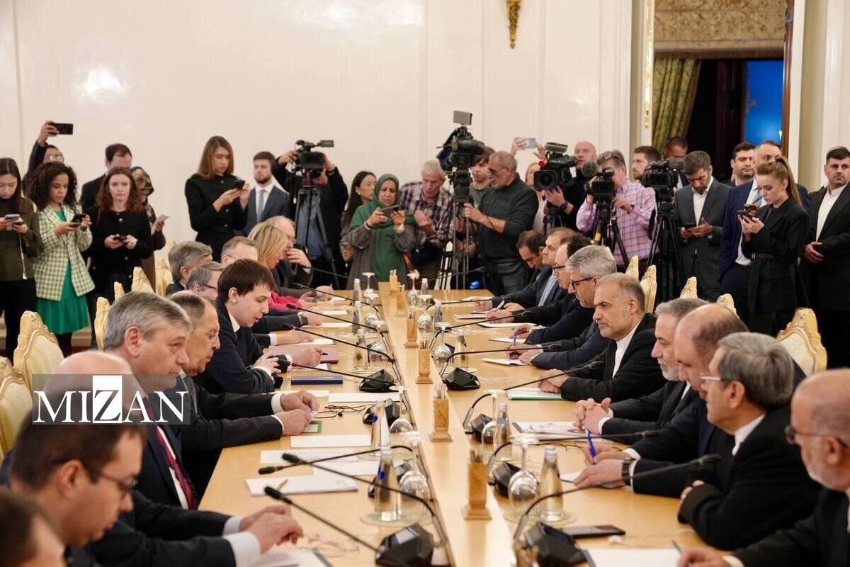 دیدار عراقچی و لاوروف در مسکو/ وزیر امور خارجه: ایران از حقوق هسته‌ای خود صرف‌نظر نمی‌کند