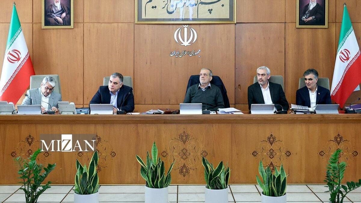 تاکید پزشکیان بر تسریع در اجرای قرارداد توسعه میدان نفتی آزادگان