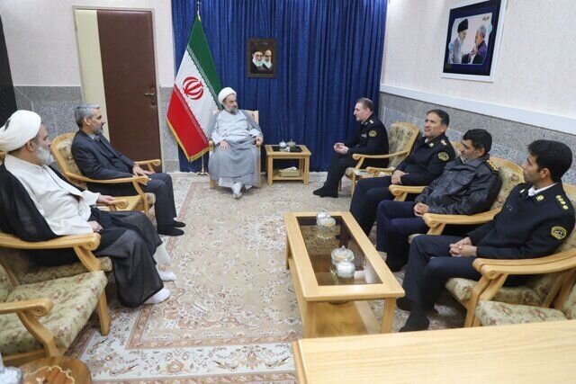 امام جمعه زاهدان: برخورد با قاچاق سوخت باید معطوف به شبکههای مافیایی باشد نه موارد خرد