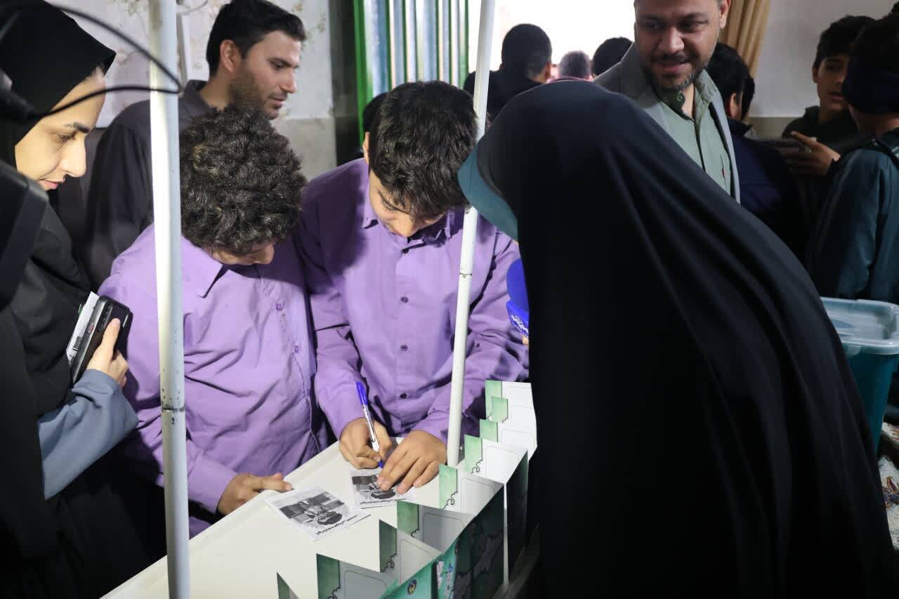۱۷۷ دانش‌آموز مدرسه شاهد سمنان به جمع حامیان طرح اکرام پیوستند