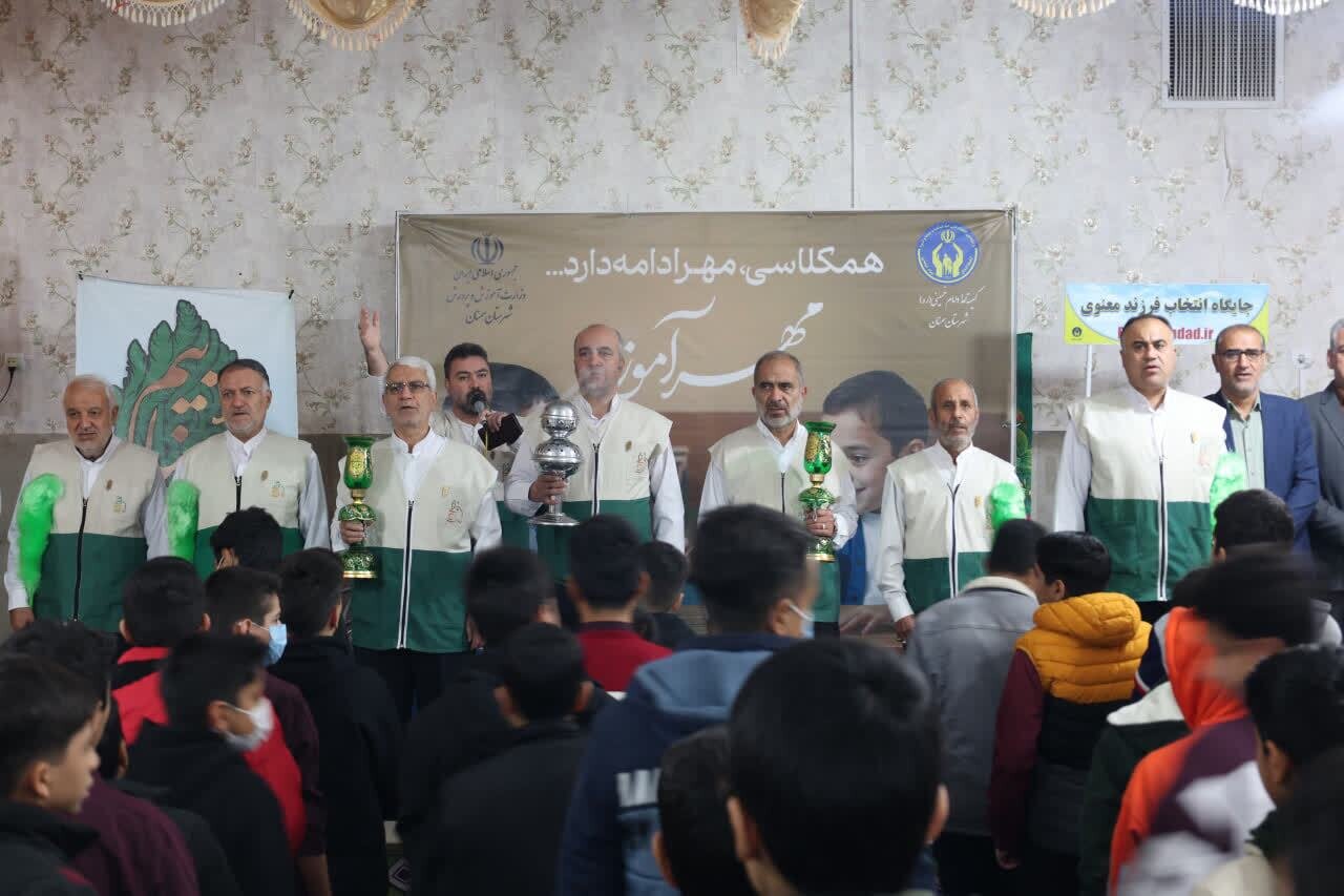 ۱۷۷ دانش‌آموز مدرسه شاهد سمنان به جمع حامیان طرح اکرام پیوستند