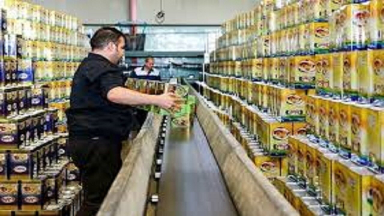 ذخیره سازی ۳۰۰ تن روغن خوراکی تنظیم بازار در اردبیل