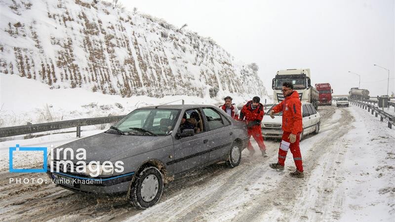 جمعیت هلال احمر اعلام کرد: ۲ فوتی و یک مفقودی در سیل استانهای فارس، هرمزگان و خوزستان