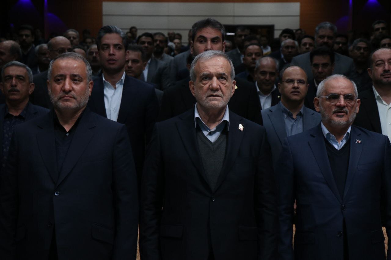 اظهارات کامل رئیس جمهور در نشست با سرمایه گذاران و فعالان اقتصادی خراسان جنوبی