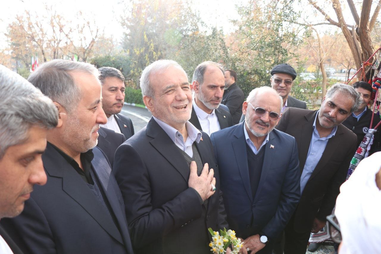 عکس/ سفر رئیس‌جمهور به استان خراسان جنوبی