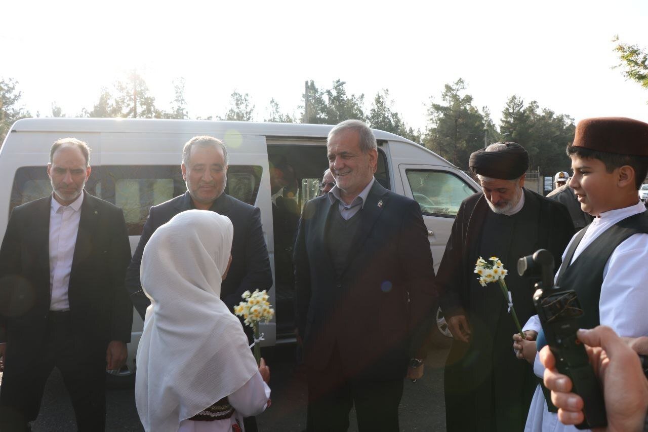 عکس/ سفر رئیس‌جمهور به استان خراسان جنوبی