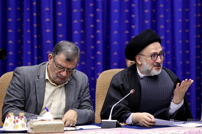 روایت ابطحی از جلسه جمعی از نخبگان و شخصیتهای برجسته سیاسی با پزشکیان