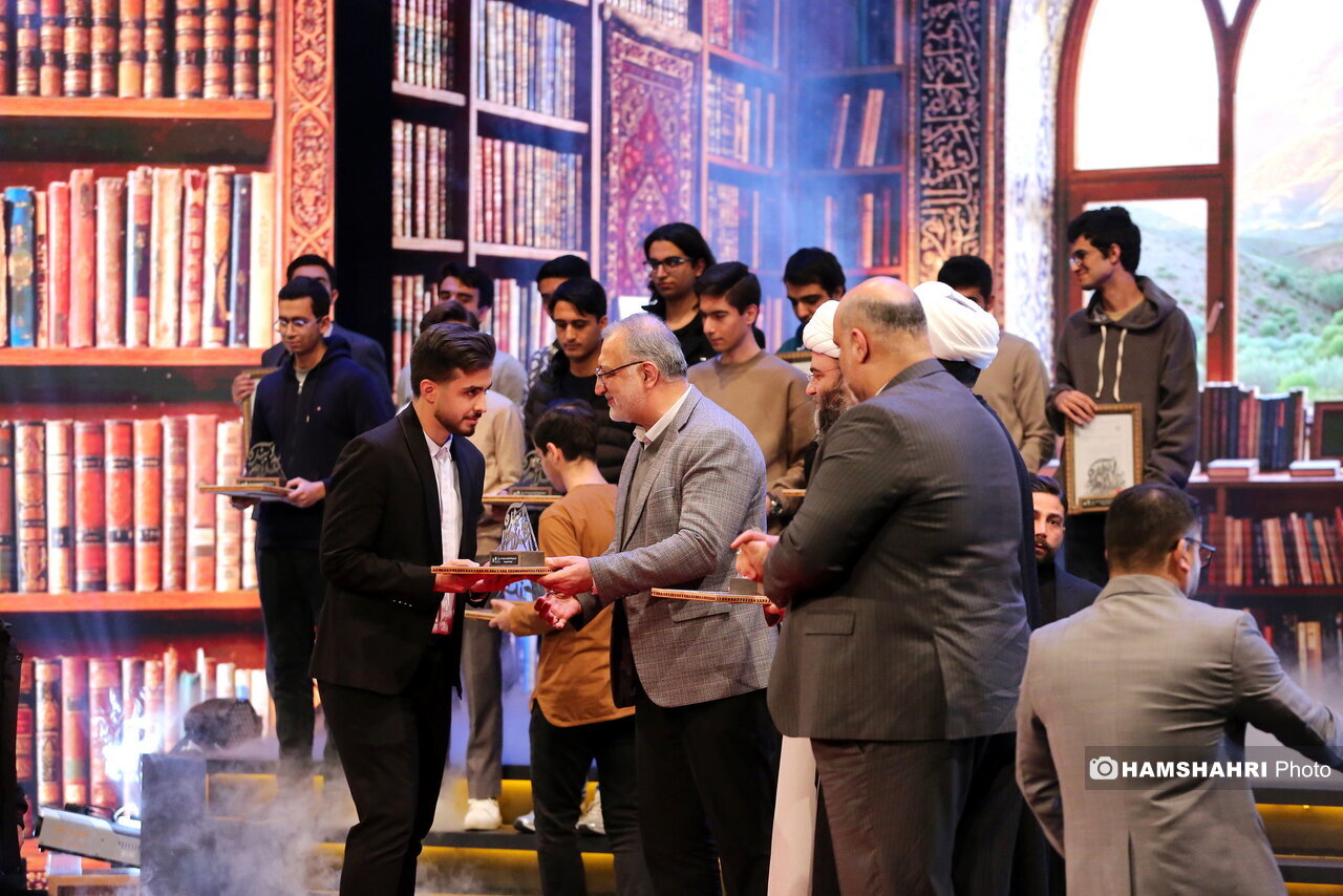 آیین تجلیل از افتخارآفرینان علمی ایران اسلامی