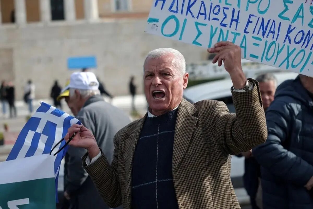 از کشاورزان تا معلمان و کارگران؛ یونانیها به ریاضت اقتصادی دولت معترض اند