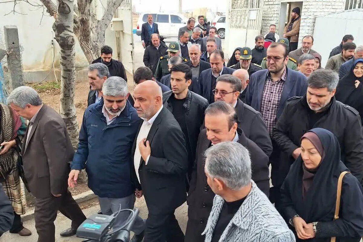 بازدید وزیر کار از مرکز توانبخشی شهرستان تاکستان