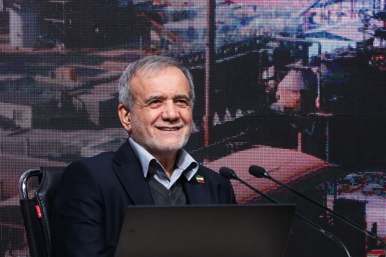 پزشکیان:مقصر مشکلات کشور ما مدیران هستیم/ ضرورت مشارکت مردم در تصمیمگیریها