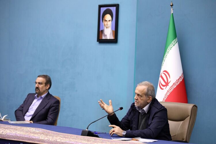 فعال سیاسی: انسجام ملی نیازمند مشارکت مؤثر مردم در فرآیند تصمیمسازیهاست