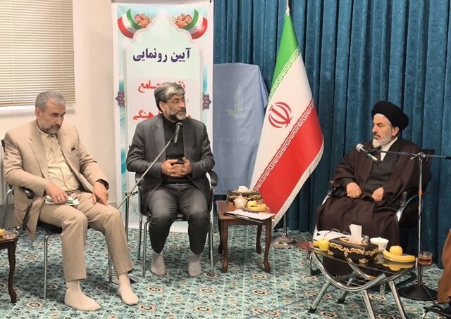 مجموعه‌های فرهنگی در قالب یک جبهه منسجم در مقابل دشمن وارد میدان شوند