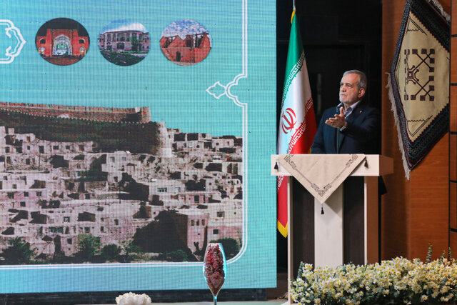 پاسخ پزشکیان به منتقدان: میتوان شاخصها را کنار هم گذاشت و تغییرات را دید