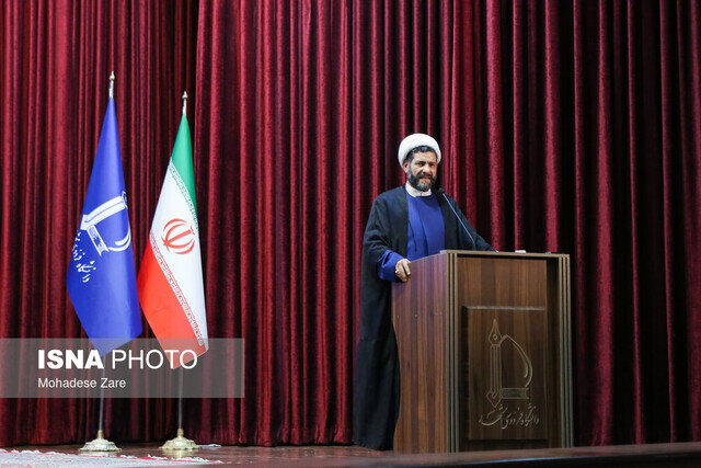 رئیس دانشگاه فردوسی مشهد: دانشگاه نهادی است که میتواند جهان را رهبری کند