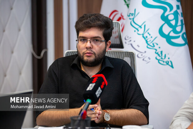 کمالی: نقد بروکراسی ناکارآمد محور اصلی مستند «مسخکراسی» است