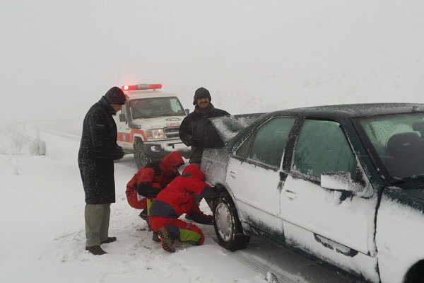 تردد در محورهای کوهستانی زنجان با استفاده از زنجیر چرخ امکانپذیر است