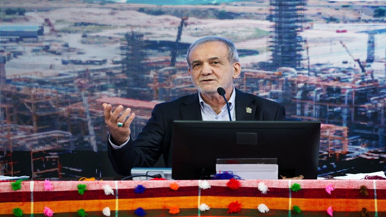 بهدنبال درگیری با کسی نیستیم/ ماهانه ۸ میلیون تومان به هر باک بنزین یارانه میدهیم