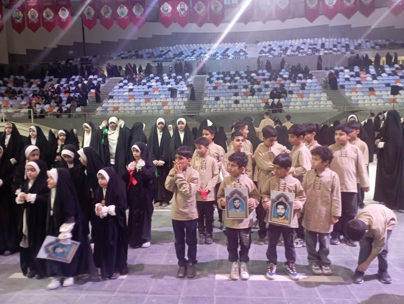 گزارش تصویری از برگزاری مراسم کنگره پنج هزار و ۵۸۰ شهید استان البرز