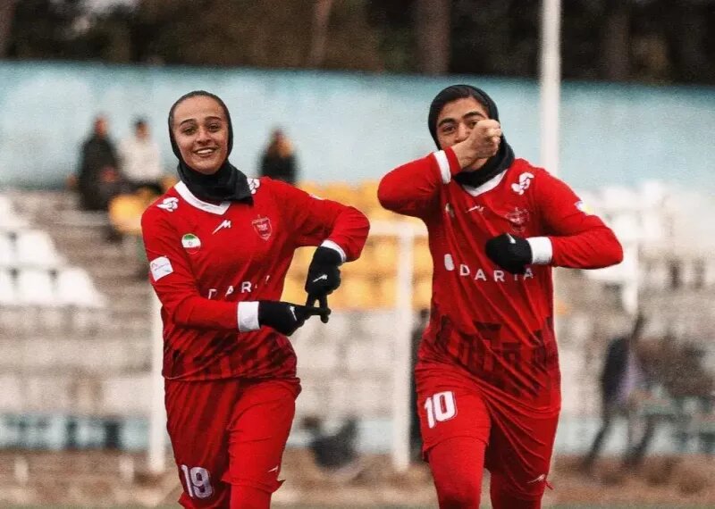 زنان پرسپولیس راه سقوط را بستند