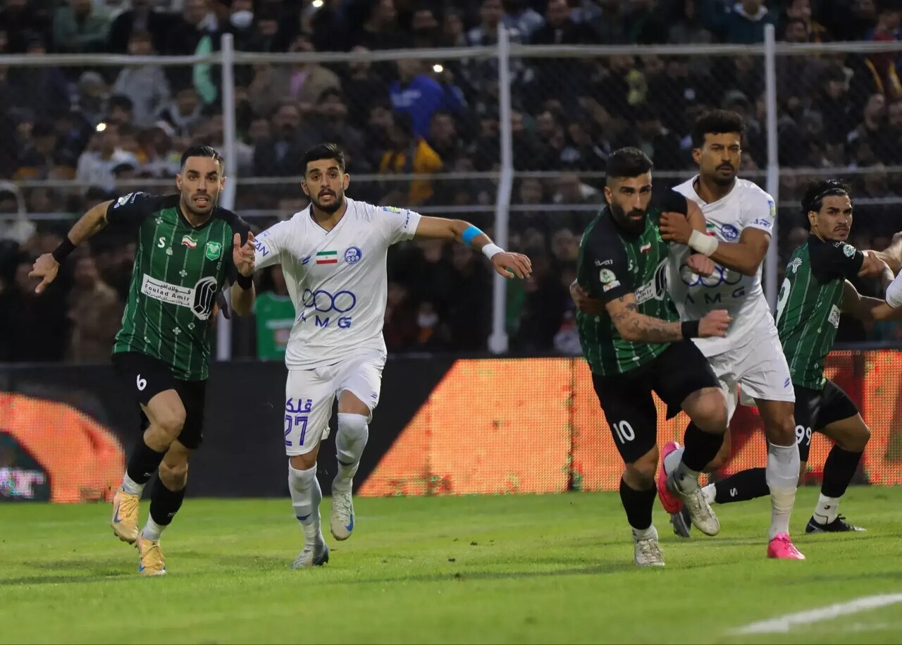 فوتبال رامین رضاییان تمام شده و باید فورا از استقلال برود | او حتی سانتر کردن هم دیگر بلد نیست